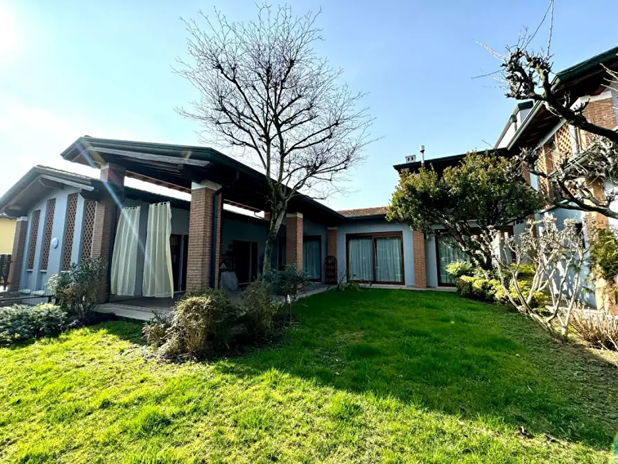 Immagine 31 di Villa in vendita  in VIA MONS. GIUSEPPE FIORINI, 1 a Calvisano