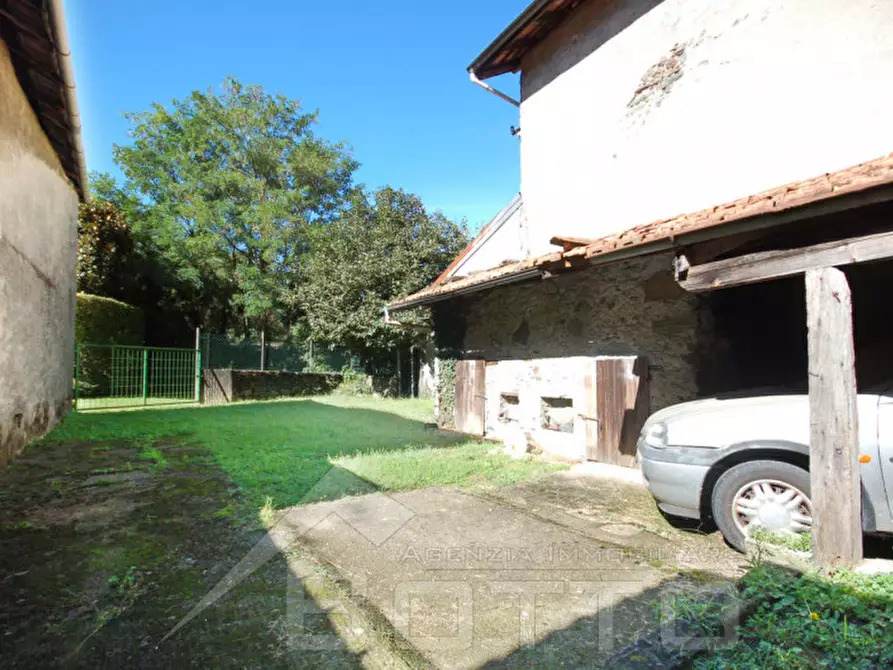 Immagine 1 di Casa indipendente in vendita  in Via Francia a Mergozzo