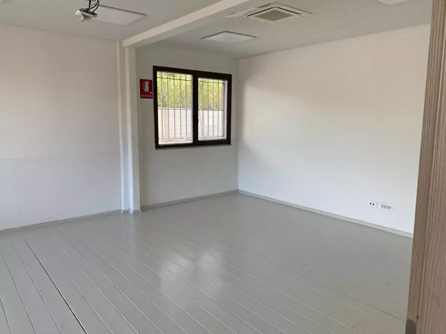 Immagine 26 di Ufficio in affitto  in VIA DEL COLLE a Calenzano