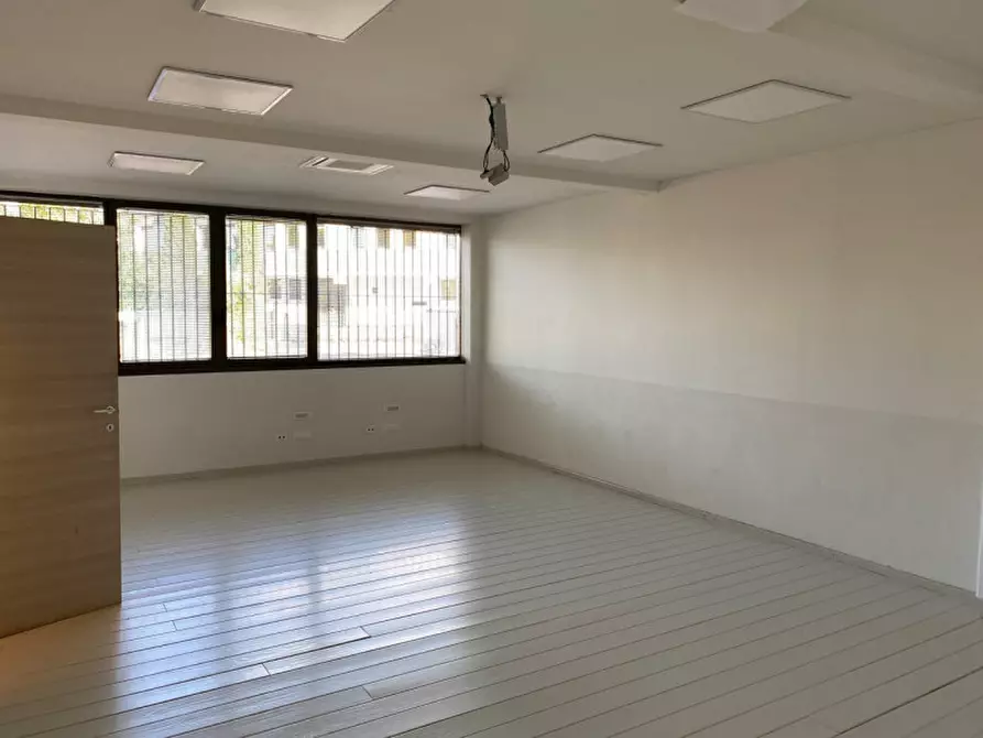 Immagine 28 di Ufficio in affitto  in VIA DEL COLLE a Calenzano