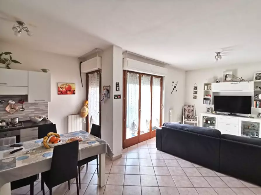Immagine 1 di Appartamento in vendita  in via Roma a Castiglione Del Lago
