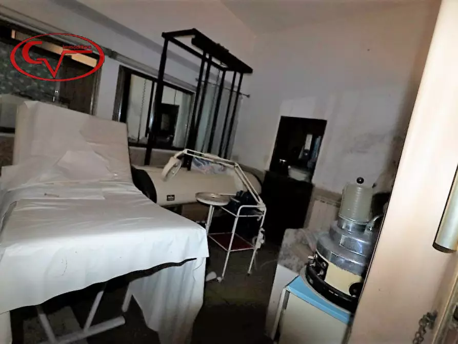 Immagine 7 di Negozio in vendita  in centro a Montevarchi