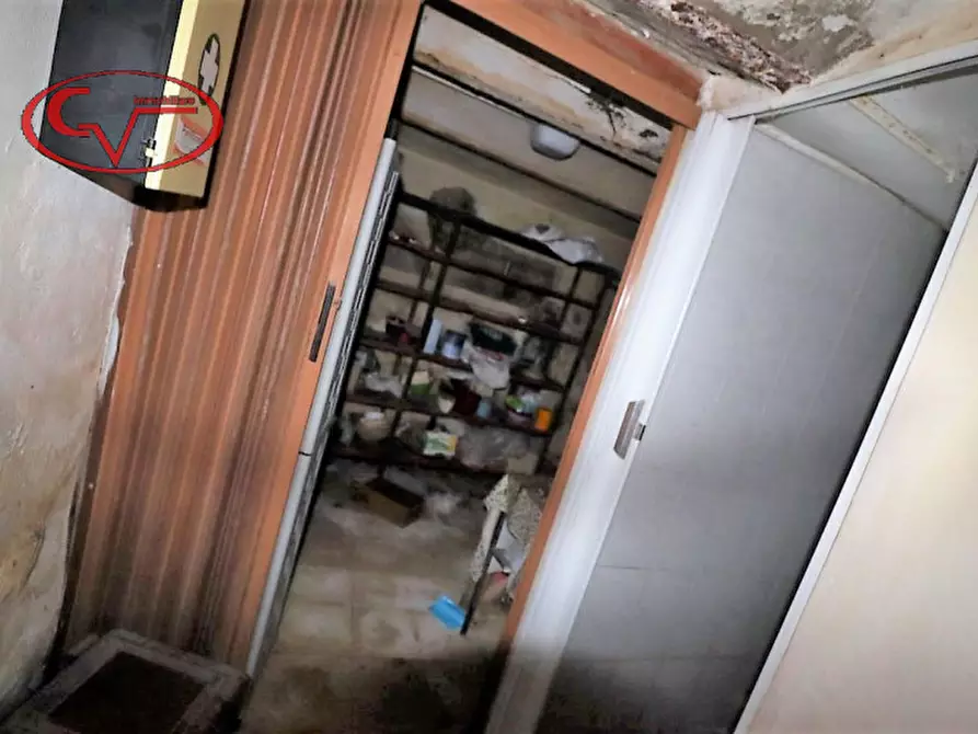 Immagine 10 di Negozio in vendita  in centro a Montevarchi