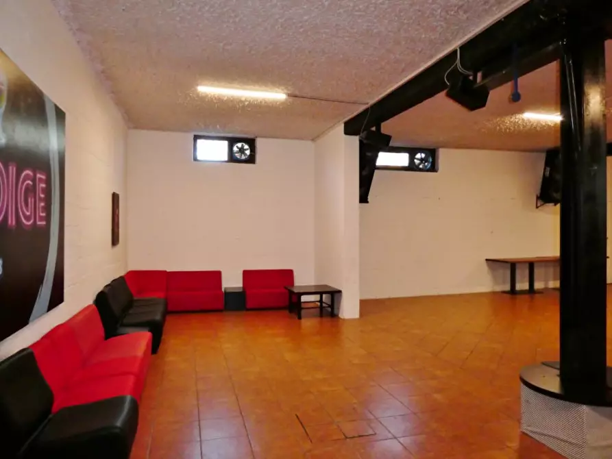 Immagine 12 di Negozio in vendita  in Strada Pasubio a Vicenza