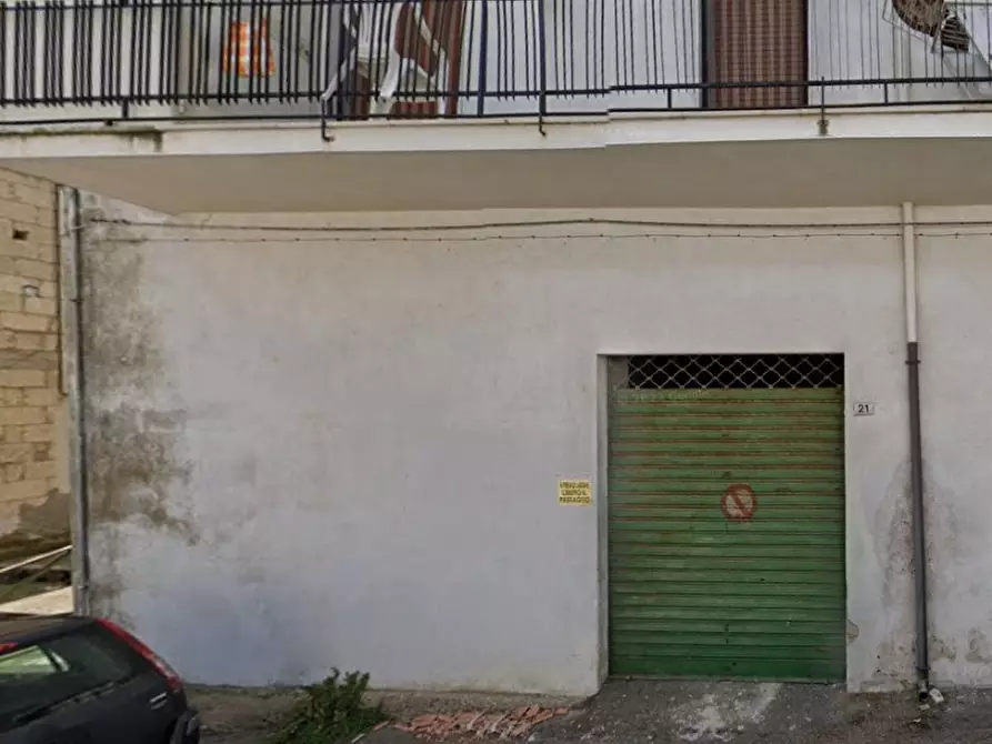 Immagine 3 di Magazzino in vendita  in via Giuseppe Verdi, 21 a Pomarico