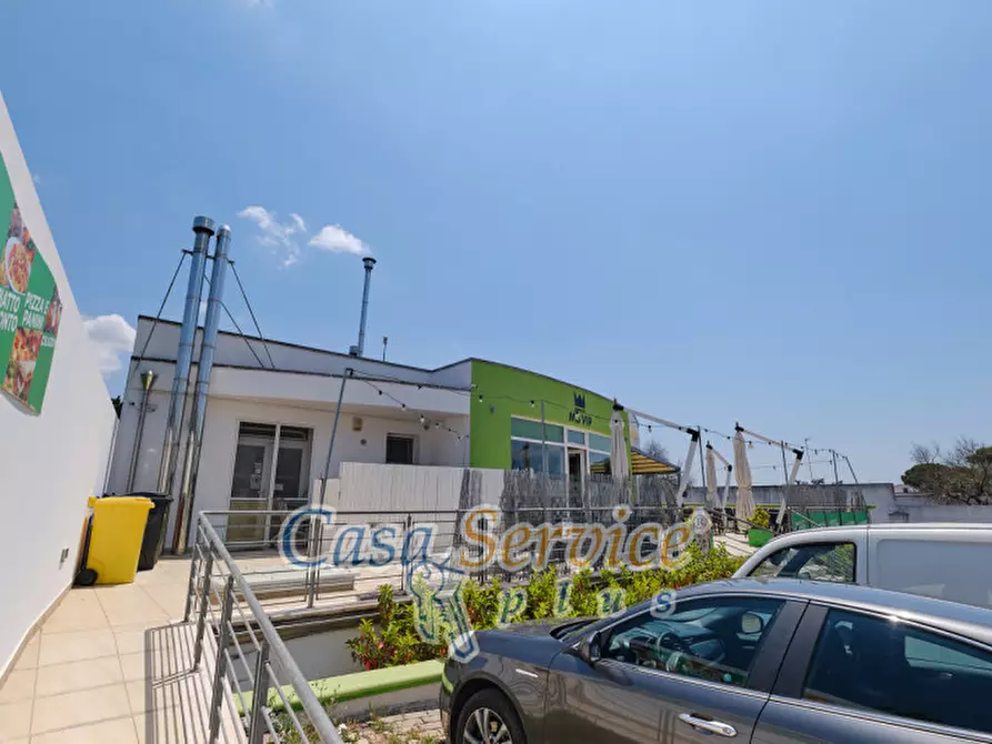 Immagine 12 di Negozio in vendita  in Via Gandhi a Casarano