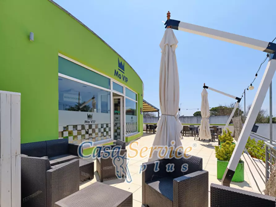 Immagine 14 di Negozio in vendita  in Via Gandhi a Casarano