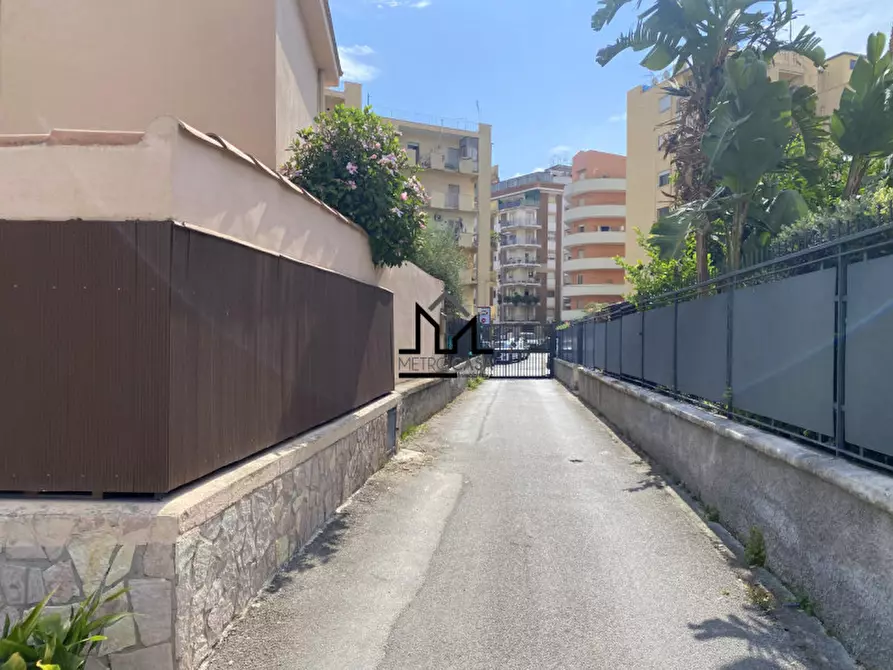 Immagine 1 di Appartamento in vendita  a Palermo