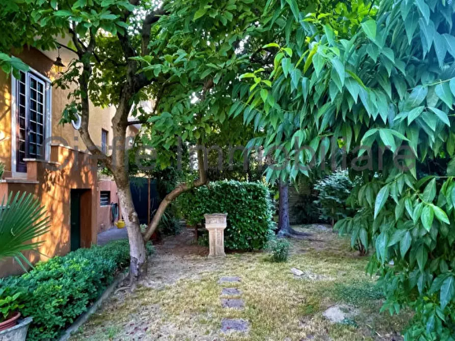 Immagine 1 di Casa trifamiliare in vendita  in VIA MONTECIMONE a Padova
