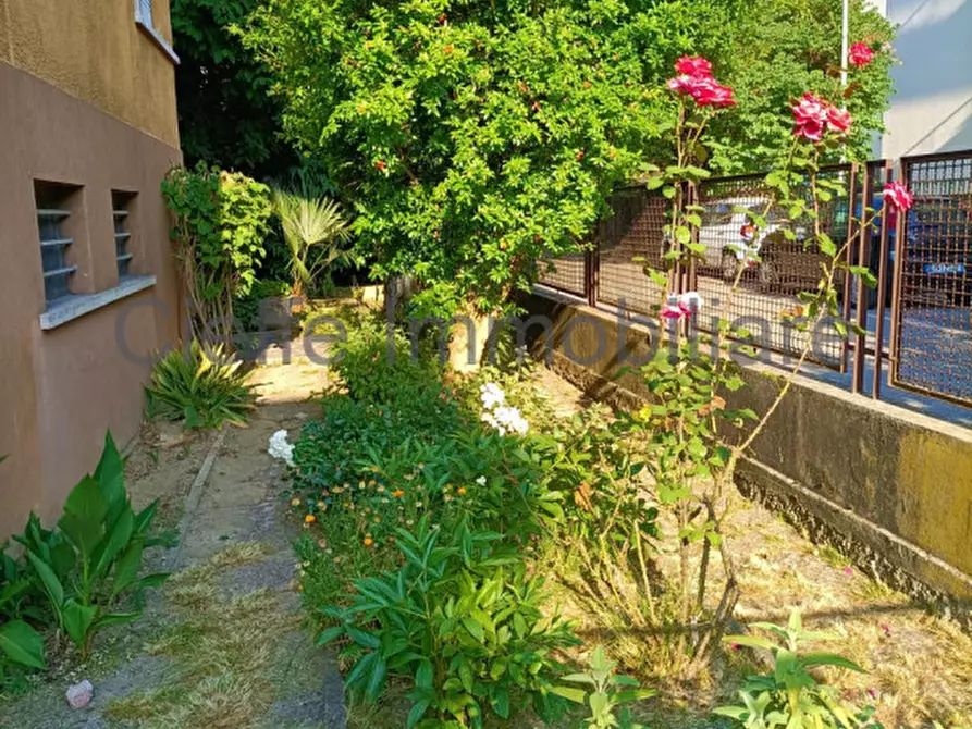 Immagine 3 di Casa trifamiliare in vendita  in VIA MONTECIMONE a Padova