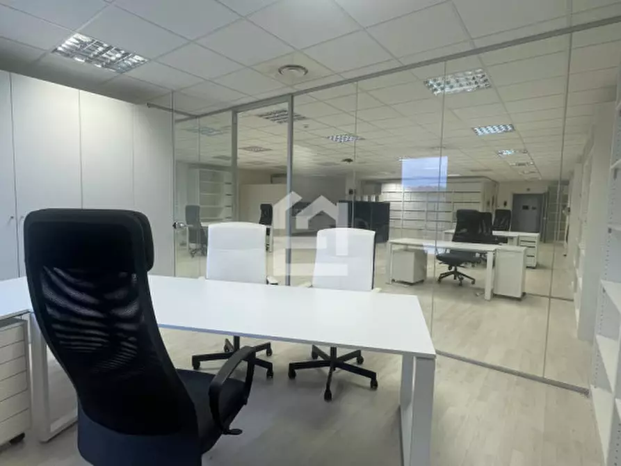 Immagine 1 di Attività commerciale in vendita  in Via Nazionale a Manerba Del Garda