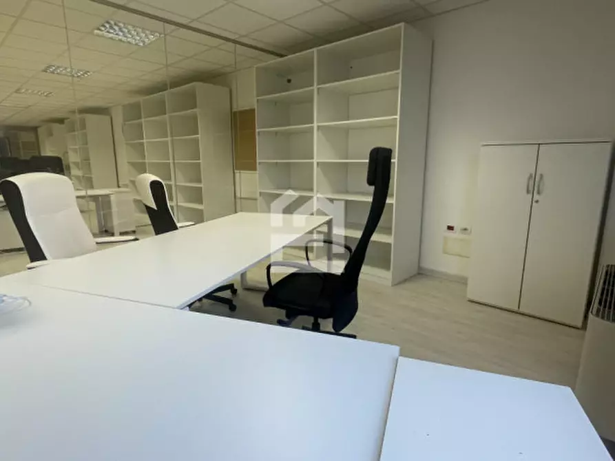 Immagine 3 di Attività commerciale in vendita  in Via Nazionale a Manerba Del Garda