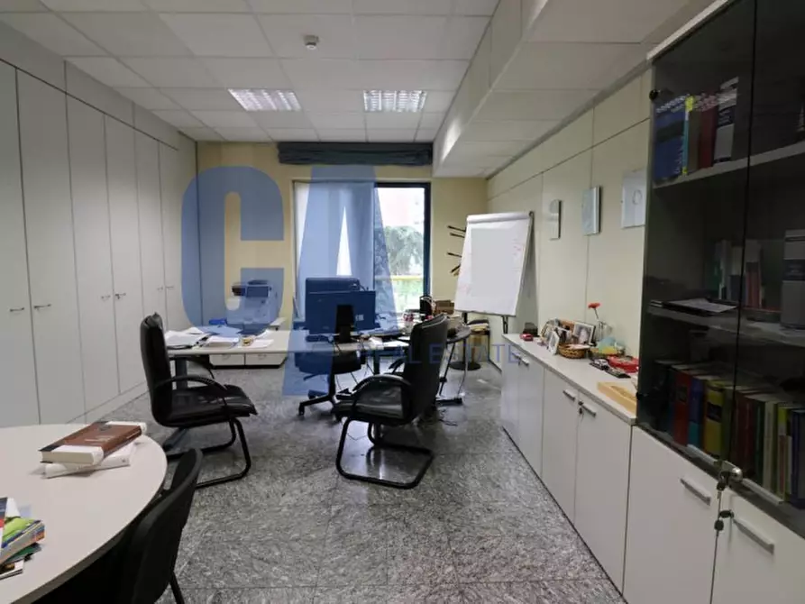 Immagine 1 di Ufficio in affitto  in VIA PARABIAGO a Milano