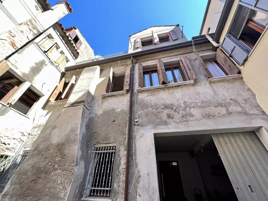 Immagine 1 di Casa indipendente in vendita  in Fondamenta Canal Lombardo a Chioggia