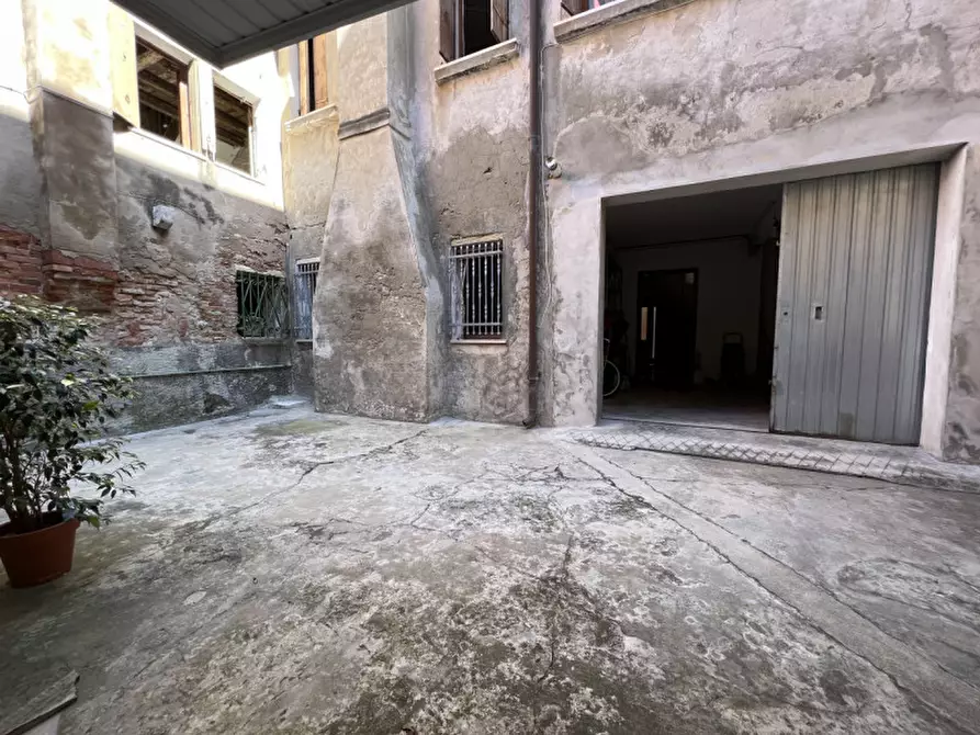 Immagine 2 di Casa indipendente in vendita  in Fondamenta Canal Lombardo a Chioggia