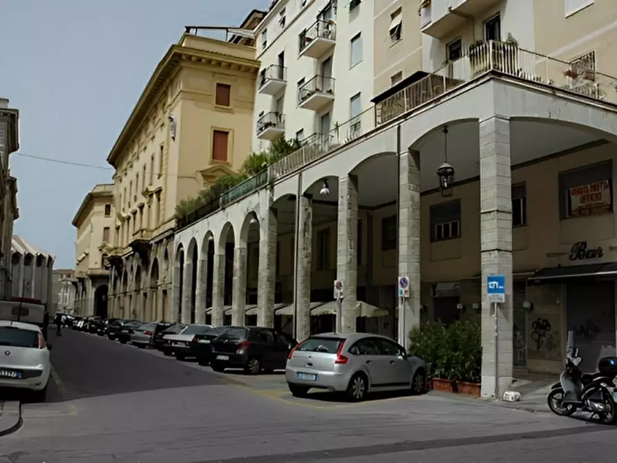 Immagine 1 di Negozio in vendita  in Via Di Franco 23 a Livorno