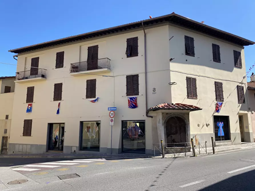 Immagine 1 di Negozio in affitto  in Via della Nave a Rovezzano a Bagno A Ripoli