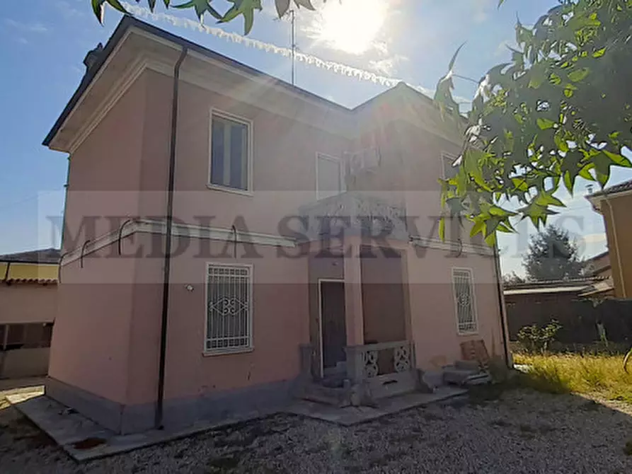 Immagine 1 di Villa in vendita  in via Trieste n° 53 a Garlasco