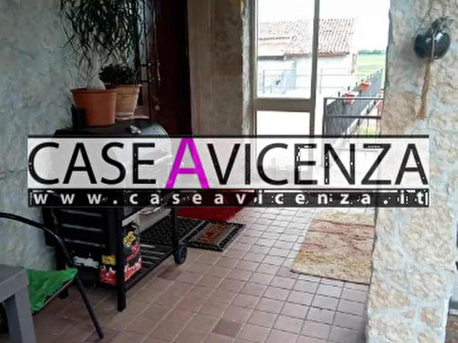 Immagine 1 di Villa in vendita  in via roma a Montegaldella