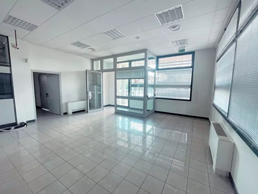 Immagine 5 di Negozio in affitto  in CASALSERUGO CENTRO RIF 1038 a Casalserugo