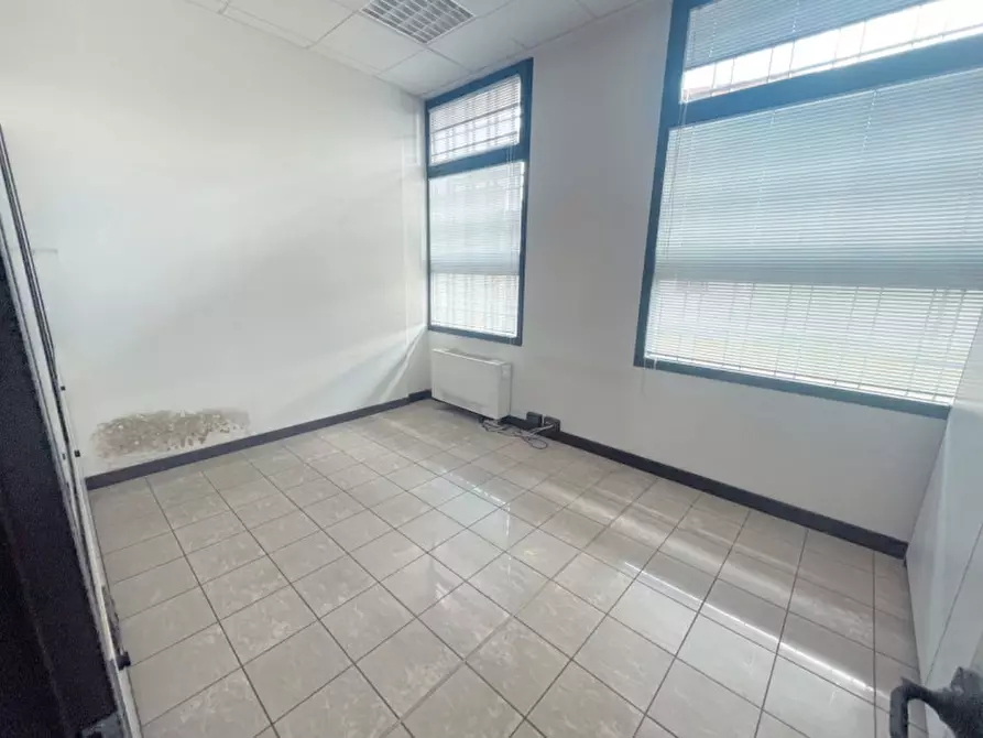 Immagine 8 di Negozio in affitto  in CASALSERUGO CENTRO RIF 1038 a Casalserugo