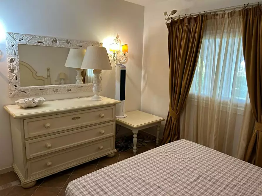Immagine 10 di Appartamento in vendita  a Arzachena