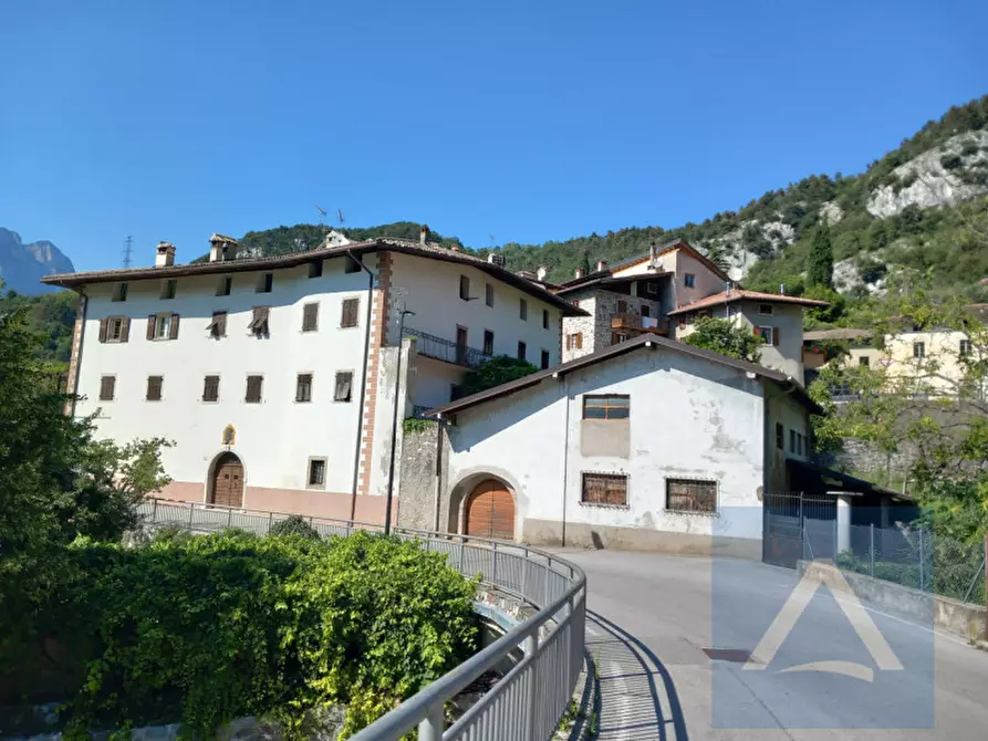 Immagine 1 di Villa in vendita  in via Trento 1 a Drena