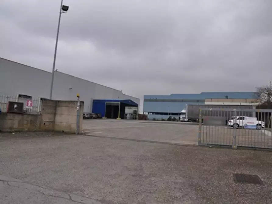 Immagine 1 di Capannone industriale in vendita  in Contrada San Nicola, N. 16 a Melfi