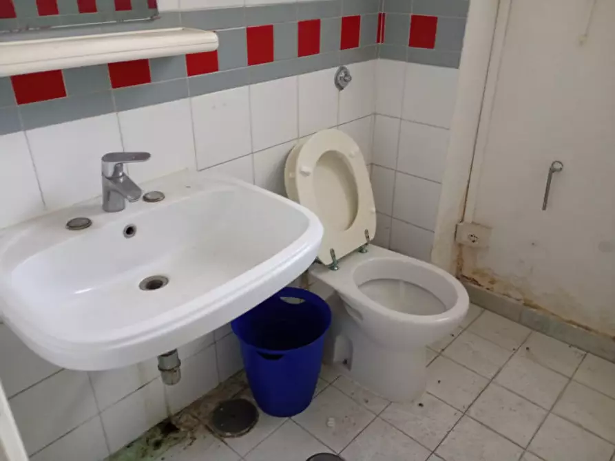 Immagine 10 di Appartamento in vendita  in Via Domenico Fontana 133 a Napoli