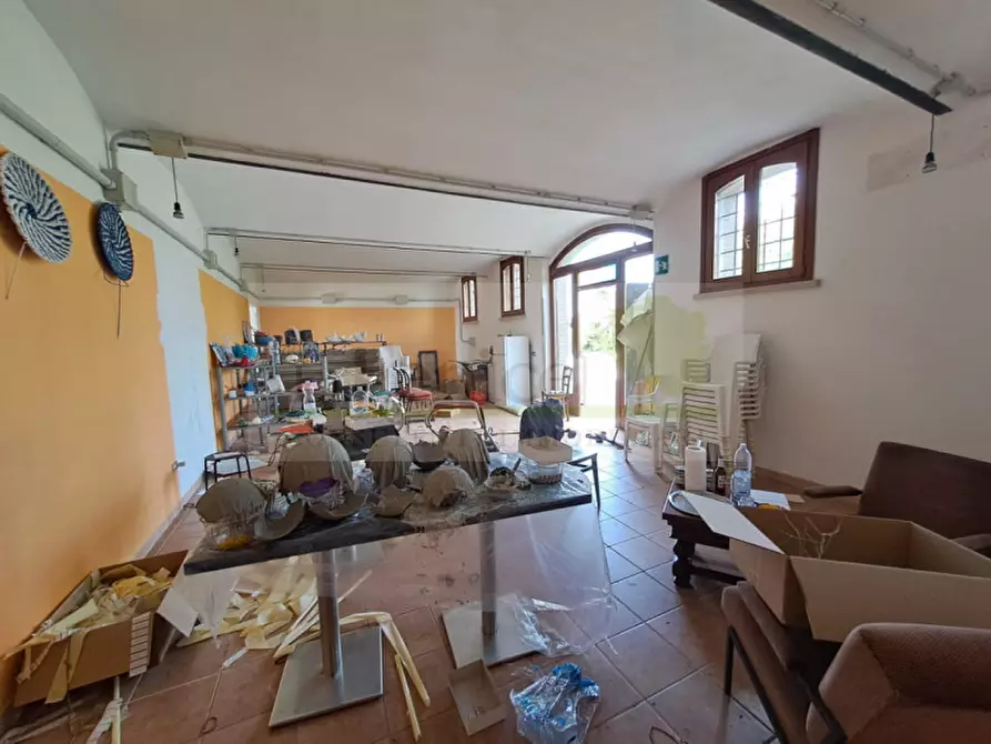 Immagine 3 di Attività commerciale in affitto  in via don Minzoni a Goito