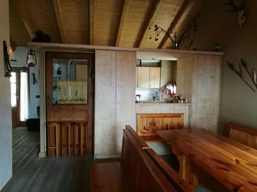 Immagine 11 di Casa indipendente in vendita  in VIA MOLNI a Temù