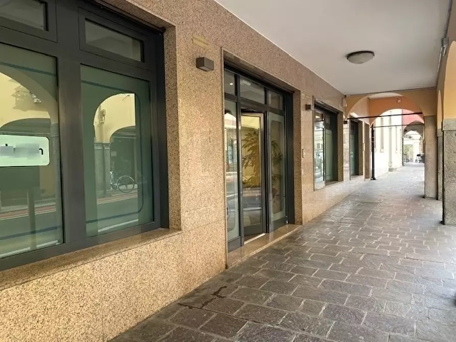 Immagine 2 di Palazzo in vendita  in via da molin a Piove Di Sacco