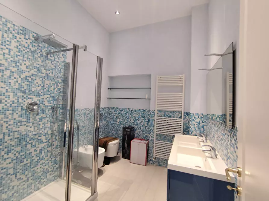 Immagine 9 di Appartamento in vendita  in Corso Matteotti a Rapallo
