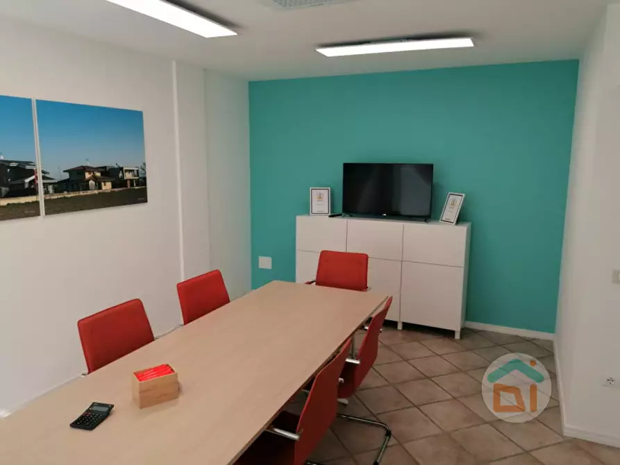 Immagine 11 di Ufficio in vendita  in via 4 Novembre a Ronchi Dei Legionari