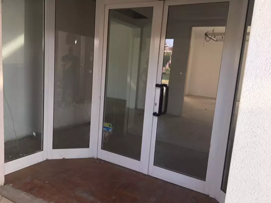 Immagine 2 di Negozio in vendita  in VIA BRESCA a Gambara