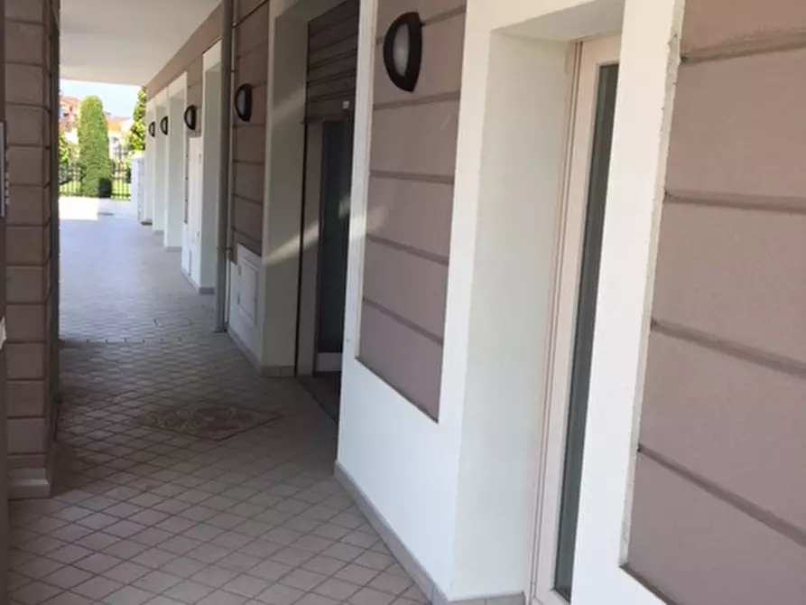 Immagine 4 di Negozio in vendita  in VIA BRESCA a Gambara