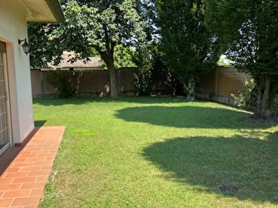 Immagine 8 di Villa in vendita  in Stradello Tolarolo n.4 a Roccabianca