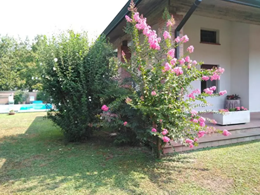 Immagine 10 di Villa in vendita  in Stradello Tolarolo n.4 a Roccabianca