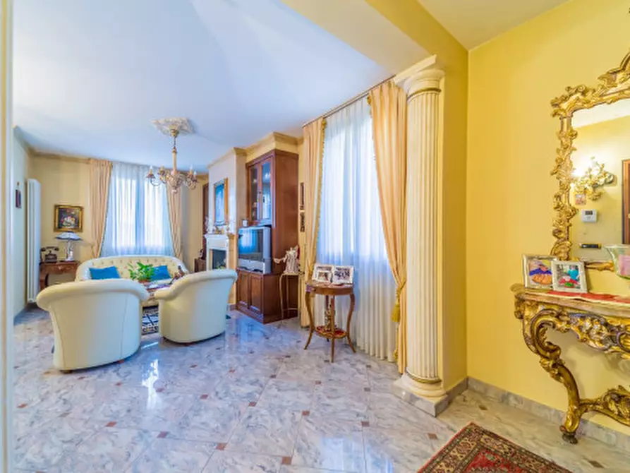 Immagine 2 di Villa in vendita  in Via Girondola n.20 a Cavriago