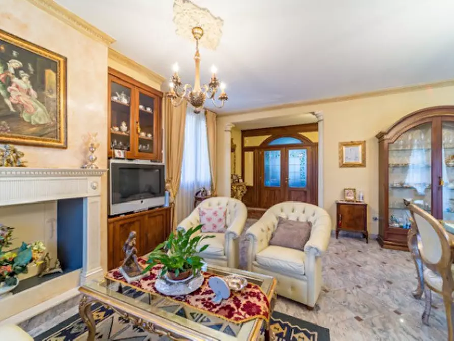 Immagine 3 di Villa in vendita  in Via Girondola n.20 a Cavriago