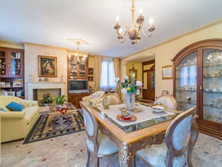 Immagine 4 di Villa in vendita  in Via Girondola n.20 a Cavriago