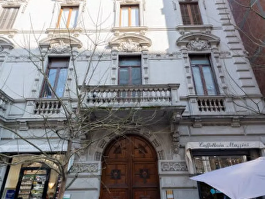 Immagine 1 di Appartamento in vendita  in Strada Giuseppe Mazzini n.27 a Parma