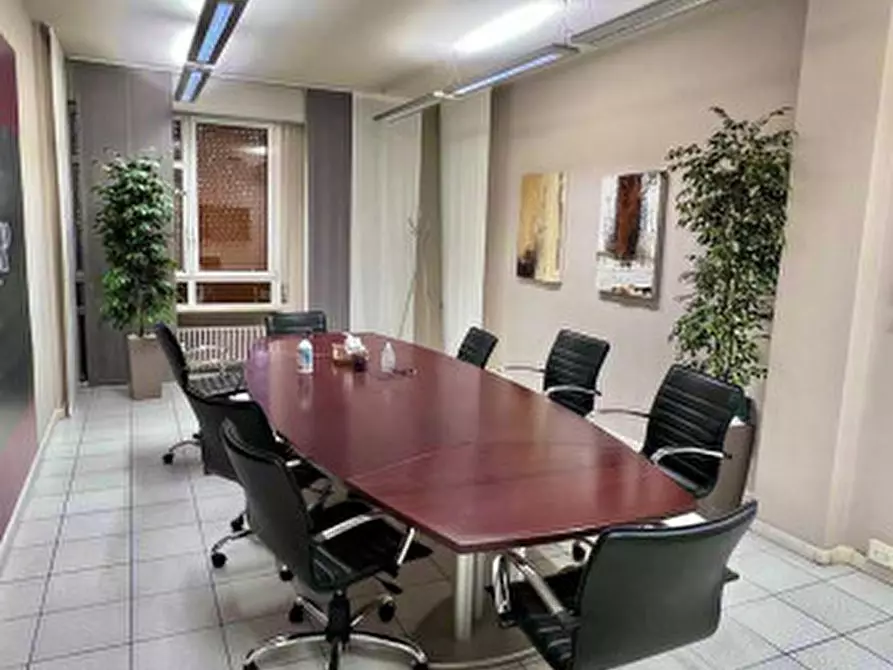 Immagine 1 di Ufficio in vendita  in Viale Mentana a Parma
