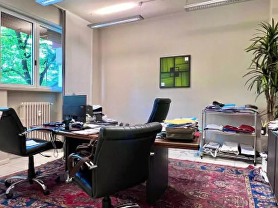 Immagine 2 di Ufficio in vendita  in Viale Mentana a Parma