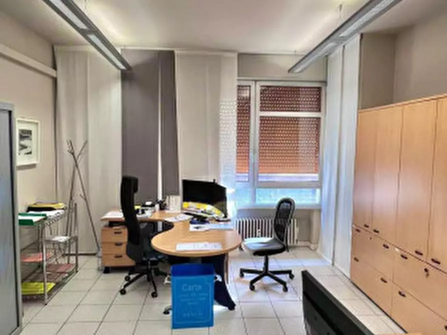 Immagine 3 di Ufficio in vendita  in Viale Mentana a Parma