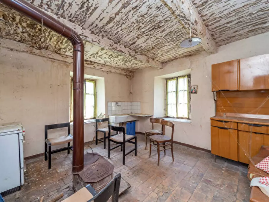 Immagine 4 di Rustico / casale in vendita  in Frazione Villula a Corniglio