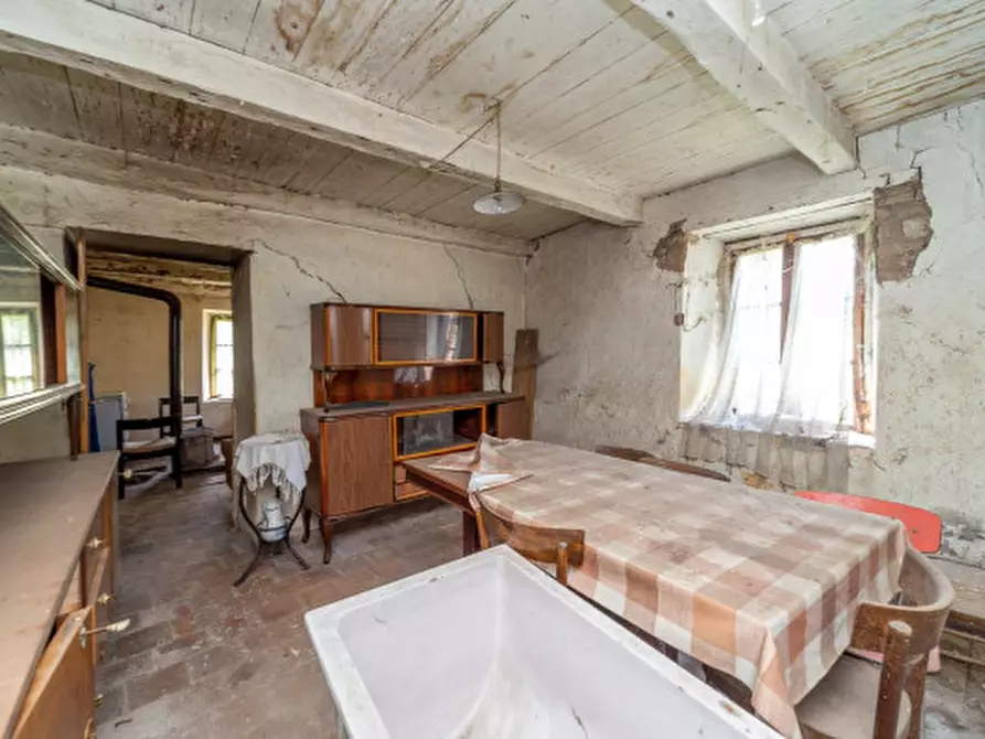 Immagine 8 di Rustico / casale in vendita  in Frazione Villula a Corniglio