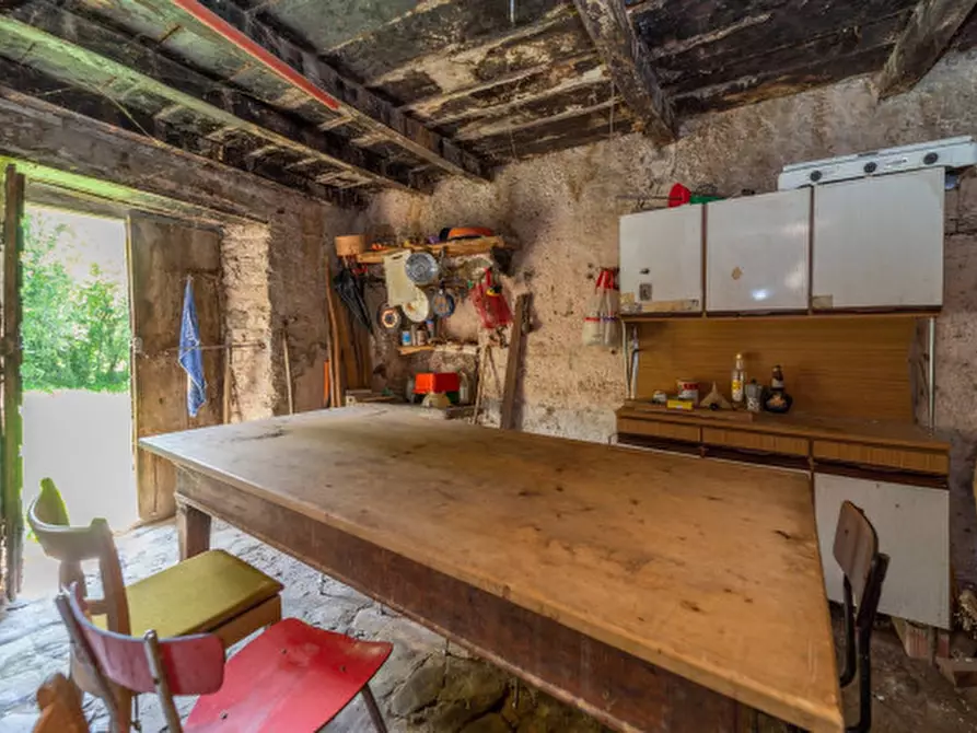 Immagine 9 di Rustico / casale in vendita  in Frazione Villula a Corniglio