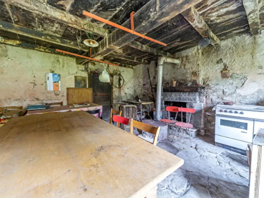 Immagine 11 di Rustico / casale in vendita  in Frazione Villula a Corniglio