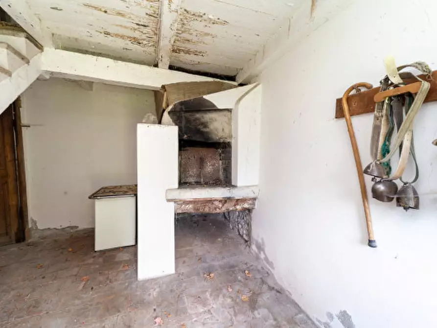 Immagine 13 di Rustico / casale in vendita  in Frazione Villula a Corniglio